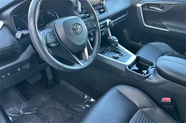 2021 Toyota RAV4 Hybrid XSE photo 5