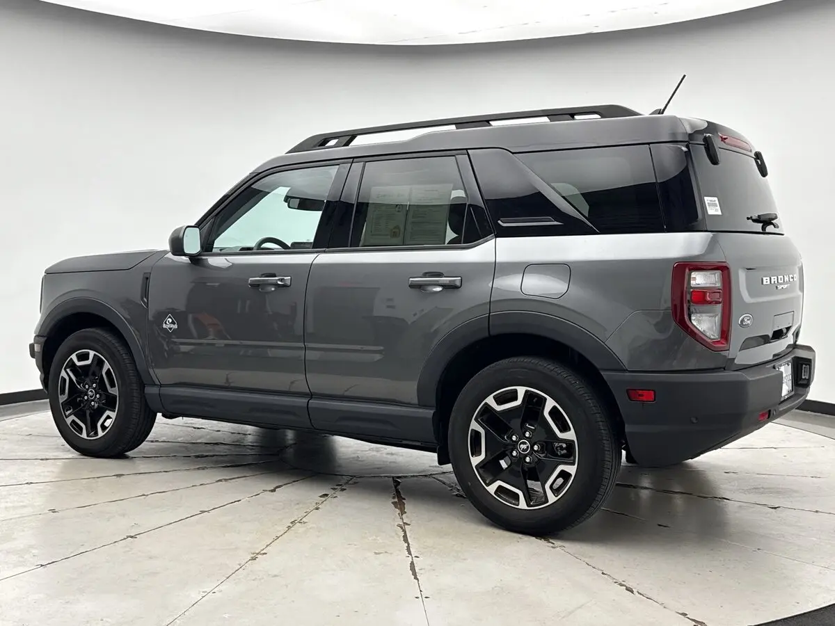 2023 Ford Bronco Sport Outer Banks photo 3