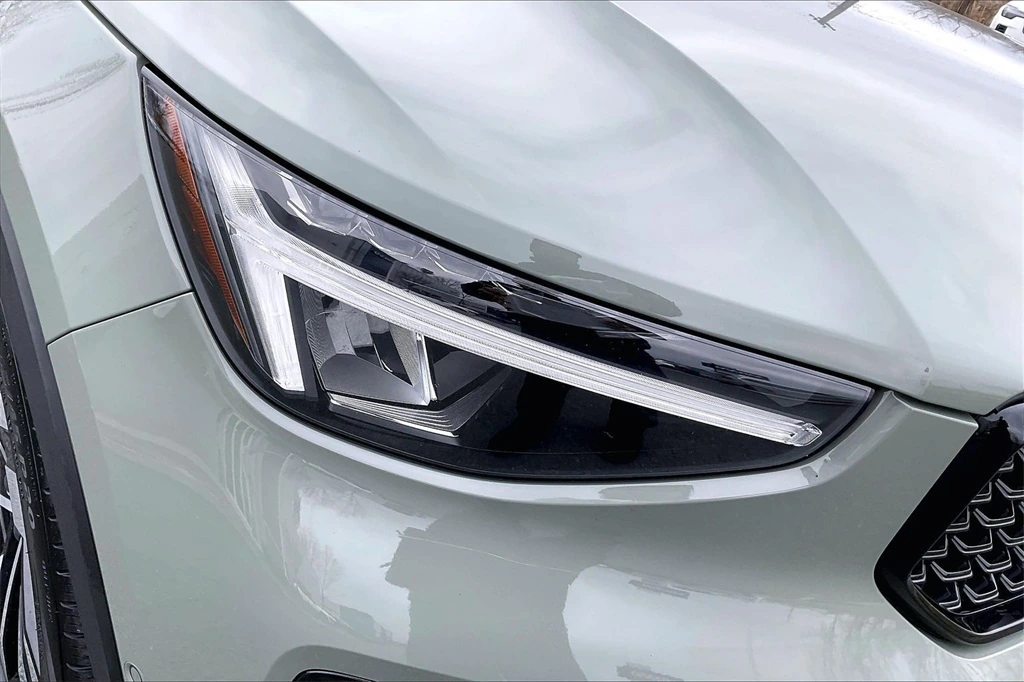 2024 Volvo - image 32