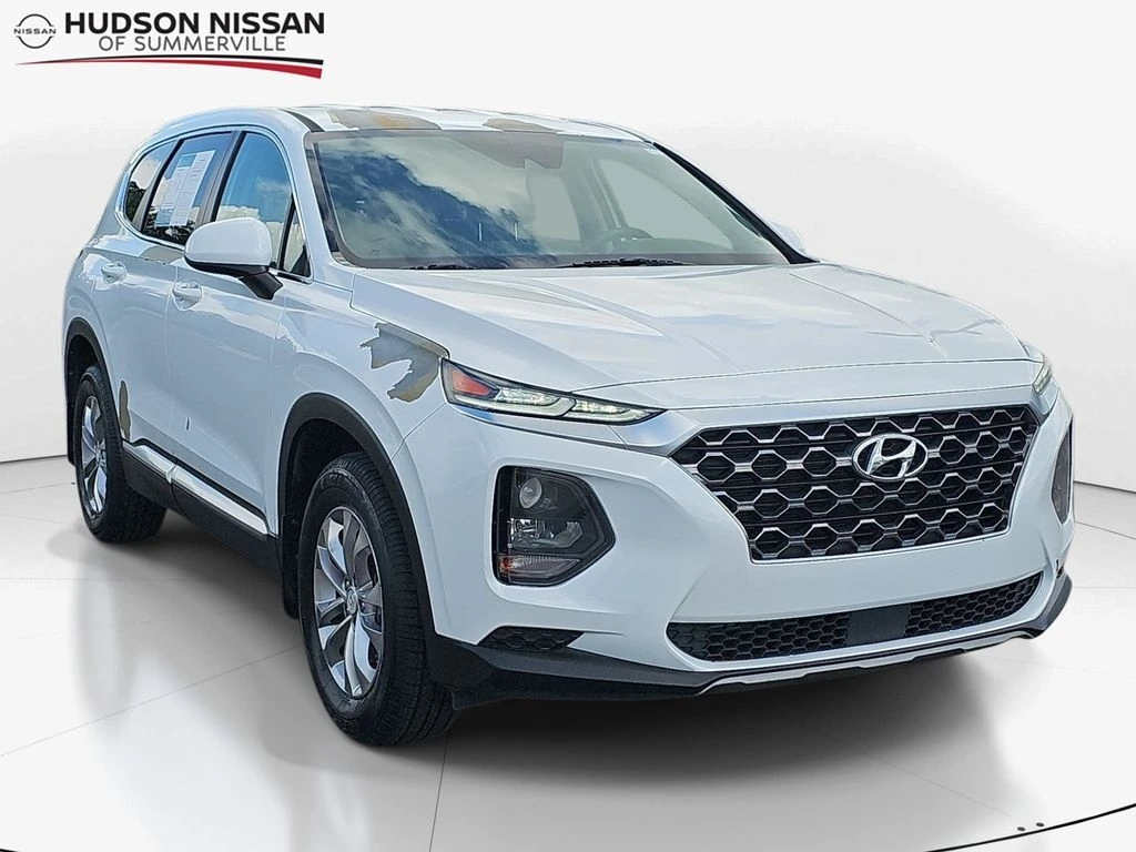 2019 Hyundai Santa Fe SE 2.4's photo