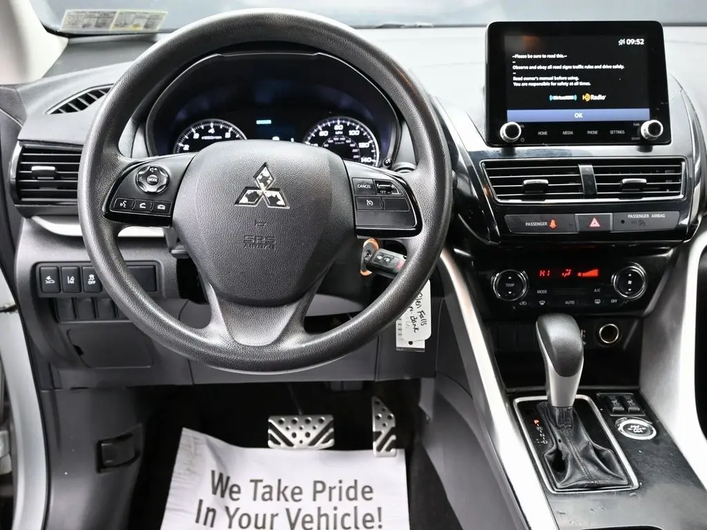2022 Mitsubishi Eclipse Cross LE SEL GT photo 22