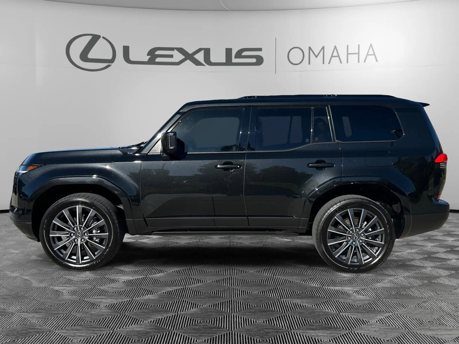 2024 Lexus GX 550 Luxury photo 2