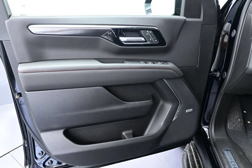 2026 Chevrolet Suburban RST - Photo 17
