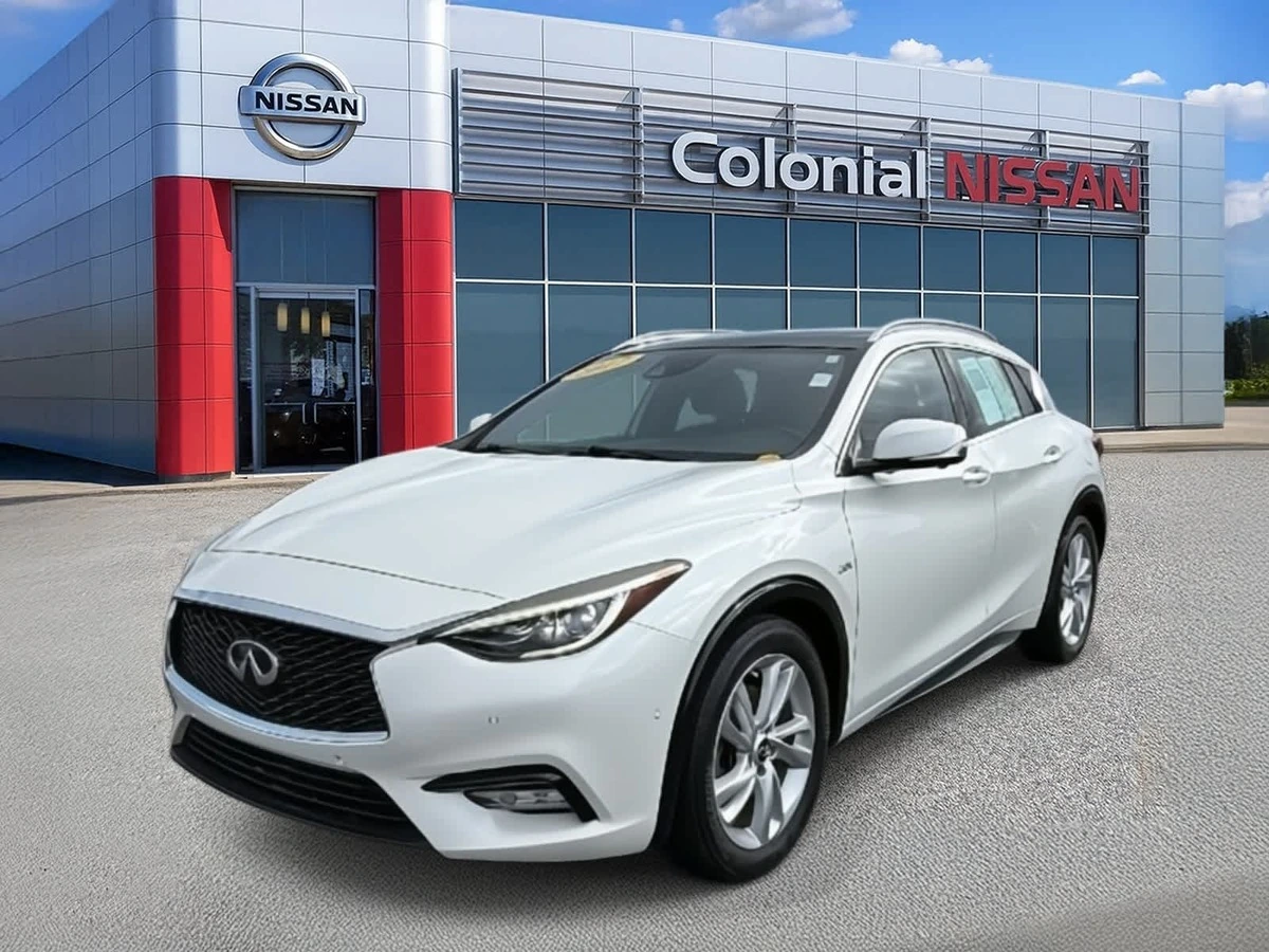 2017 INFINITI QX30 Premium's photo