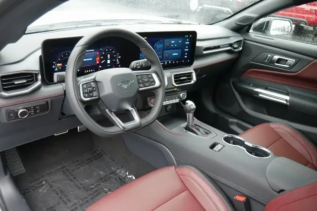2025 Ford Mustang EcoBoost Premium photo 9