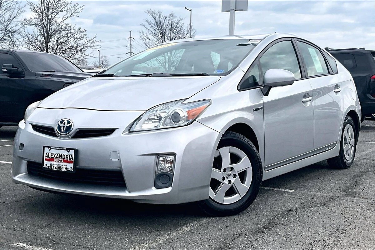 2010 Toyota Prius III