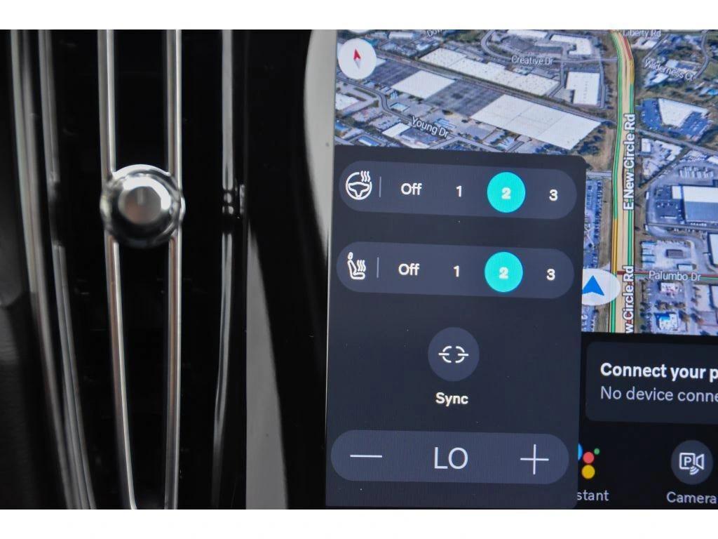 2025 Volvo - image 33