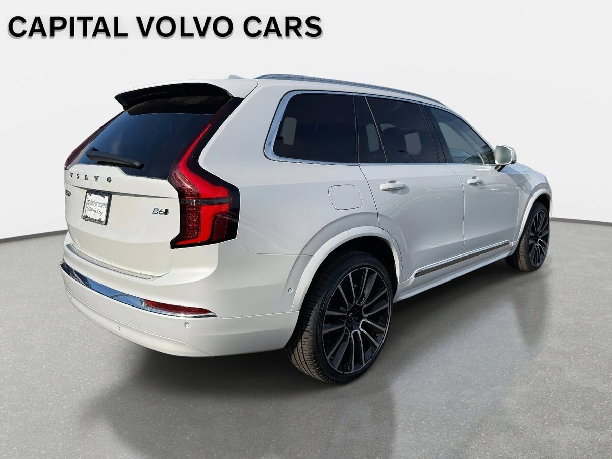 2026 Volvo - image 5