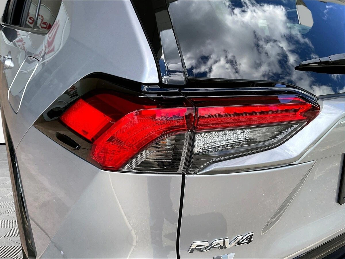 2023 Toyota RAV4 XSE - Photo 23
