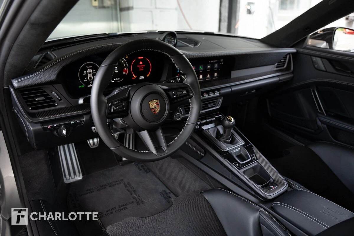 2026 Porsche 911 GT3 Touring Package - Photo 26