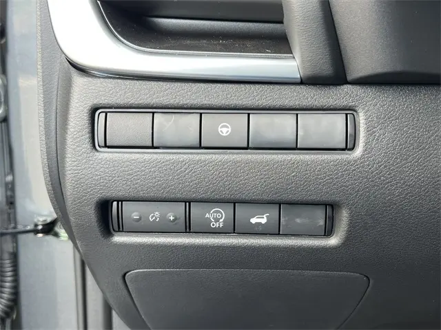2026 Nissan Rogue SV photo 11