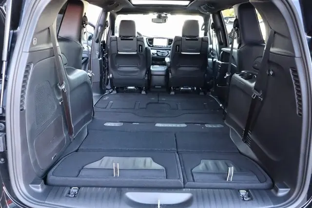 2026 Chrysler Pacifica Limited photo 37