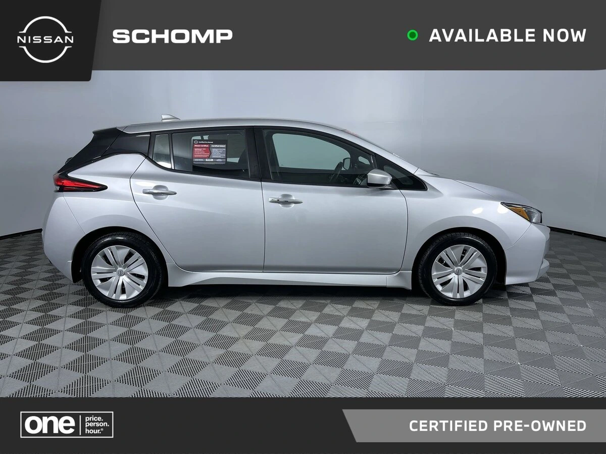 2024 Nissan Leaf S's photo