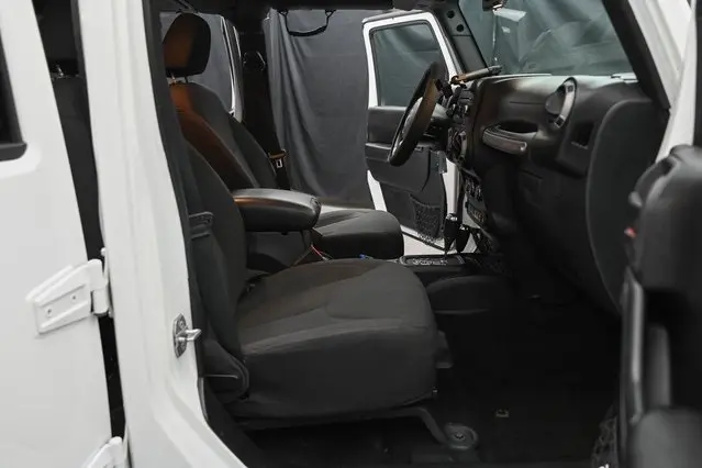 2015 Jeep Wrangler Unlimited Sport photo 15