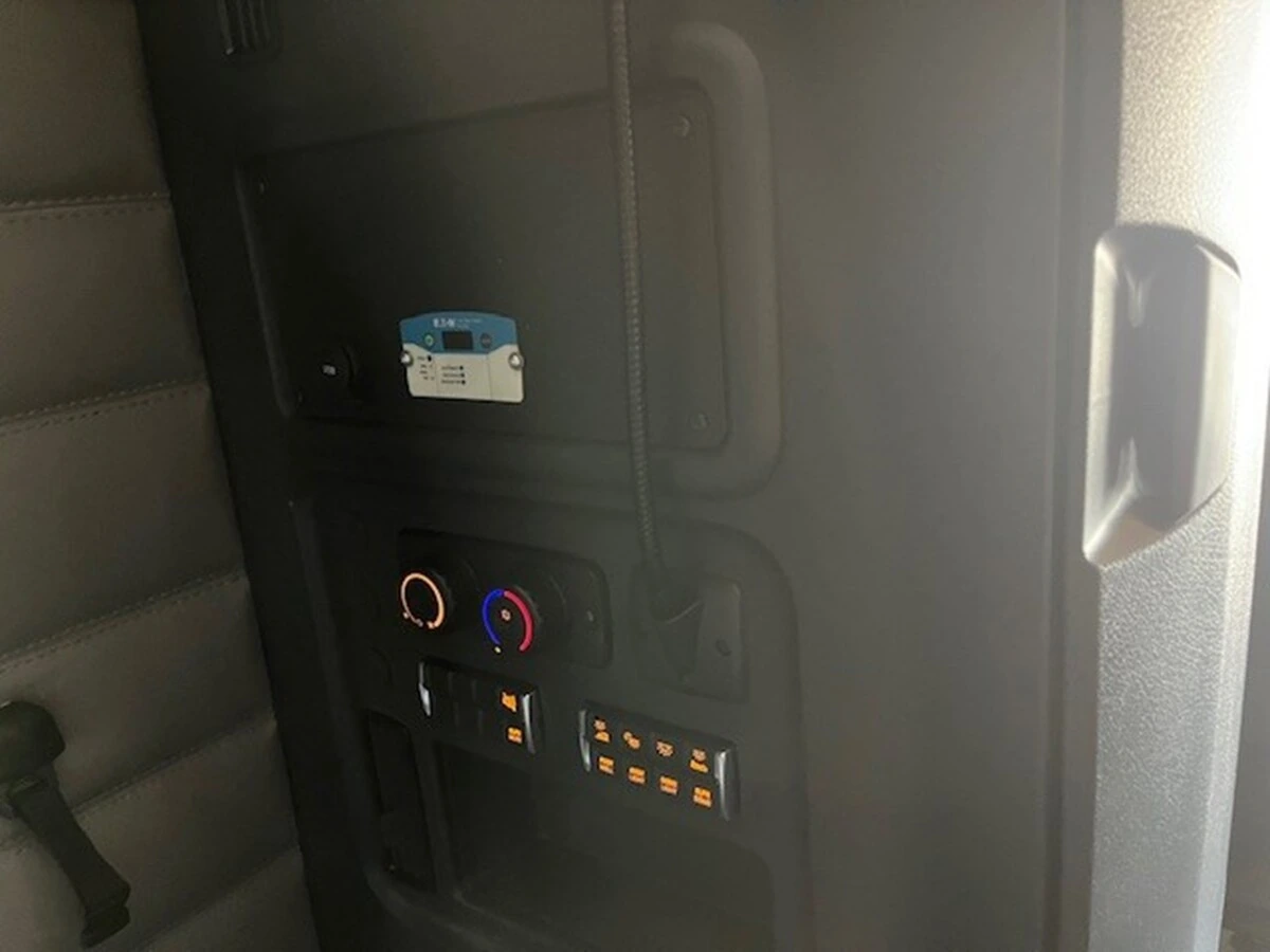 2027 Freightliner - image 15