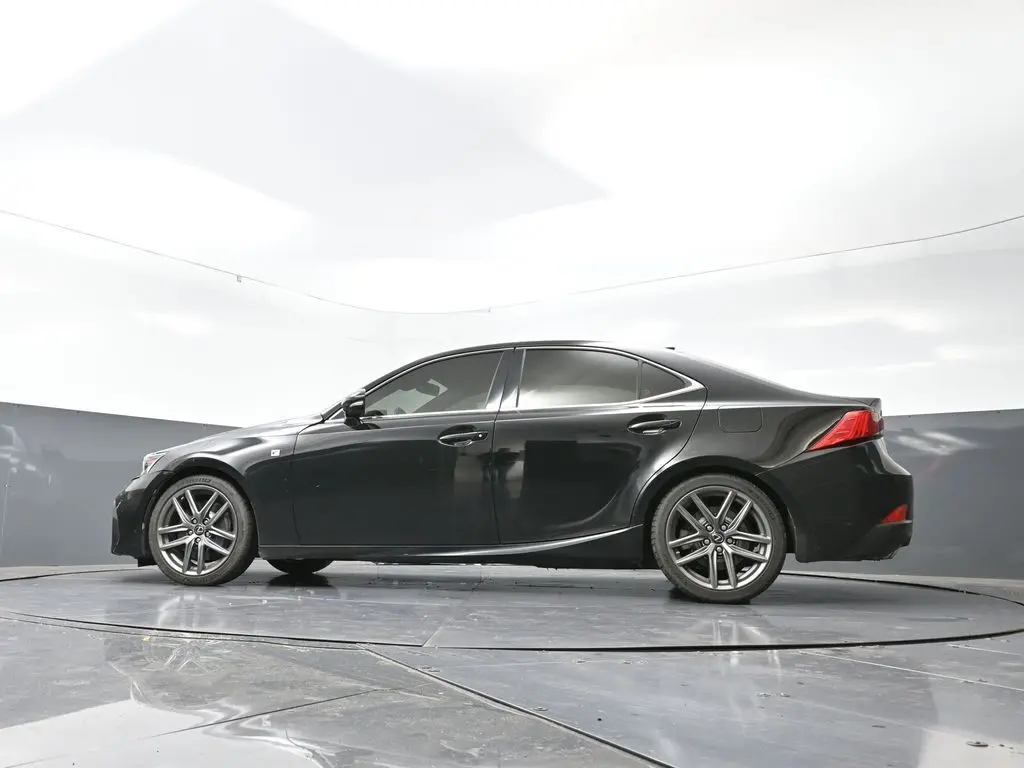 2017 Lexus IS 300 photo 22