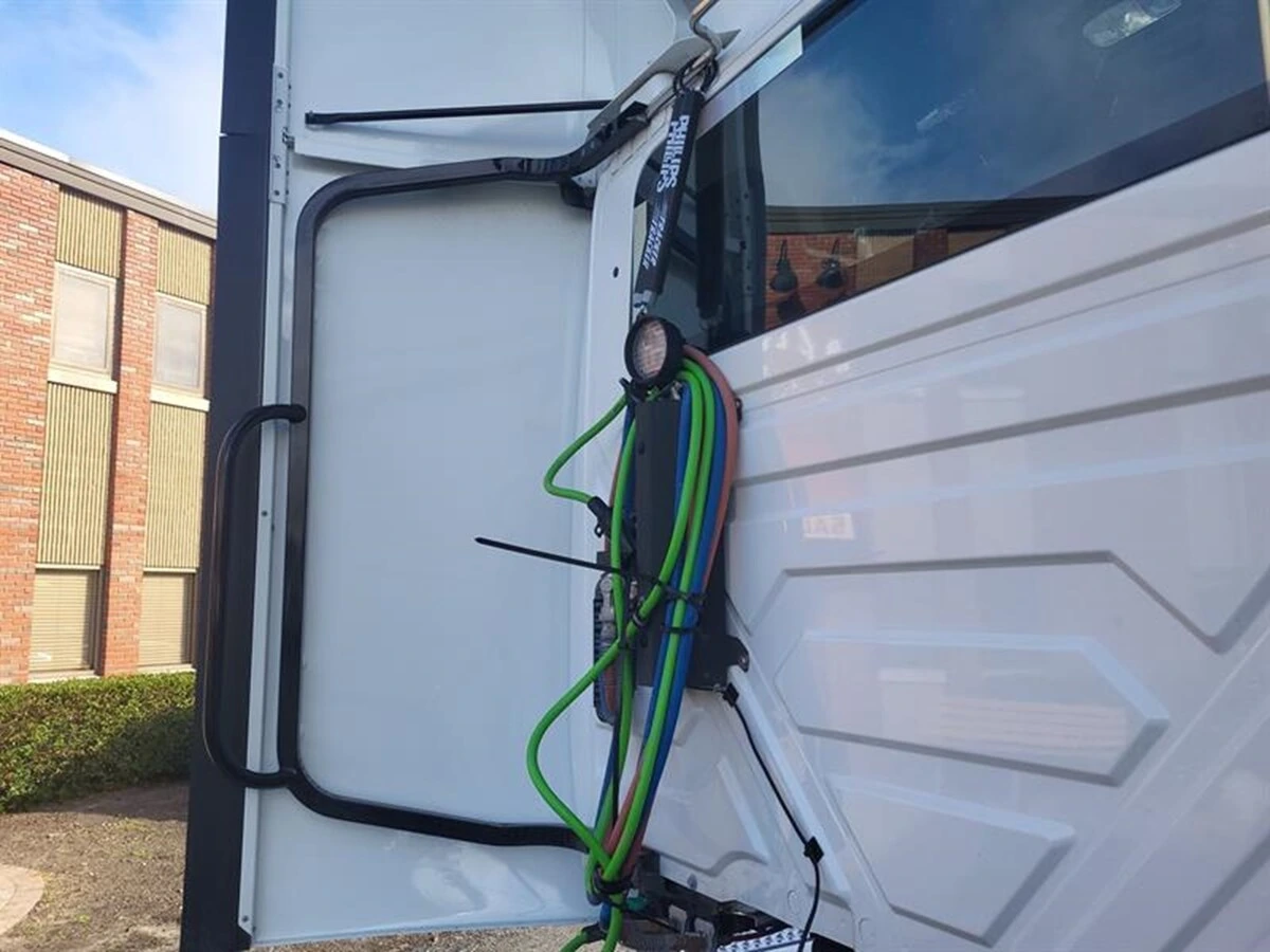 2025 International LT - image 8