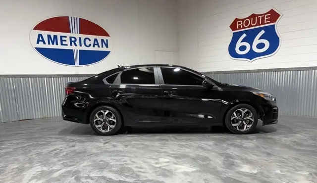 Used 2021 Kia Forte LXS with VIN 3KPF24AD3ME264226 for sale in Norman, OK