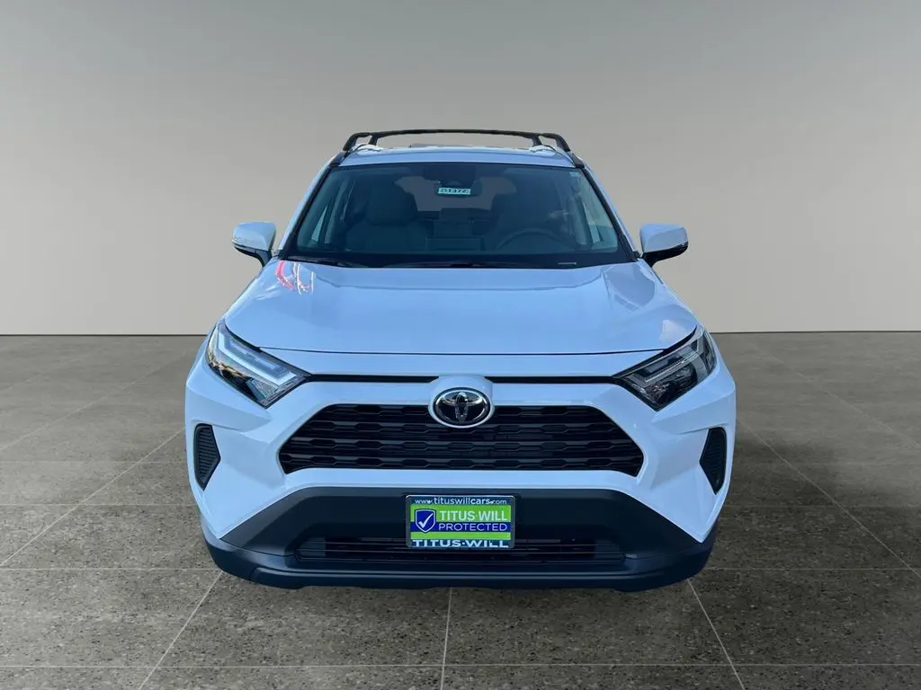 2025 Toyota RAV4 XLE photo 2