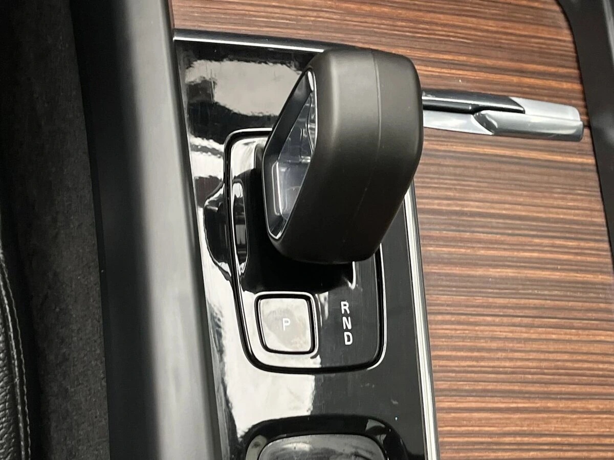 2024 Volvo - image 23