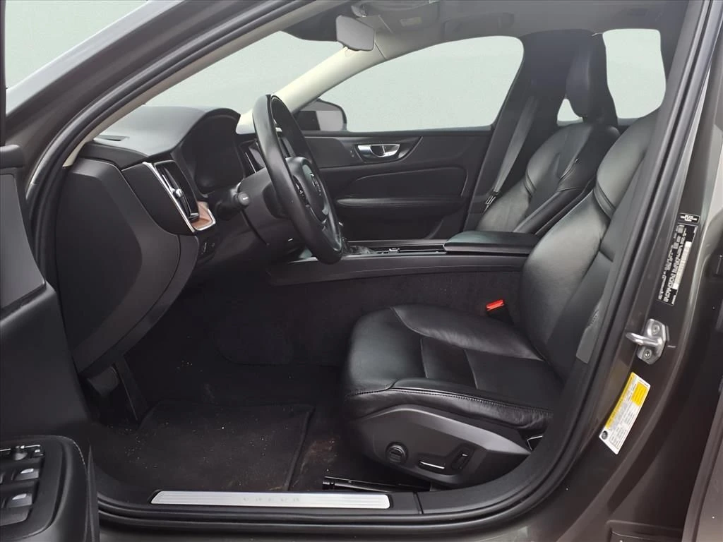 2021 Volvo - image 28