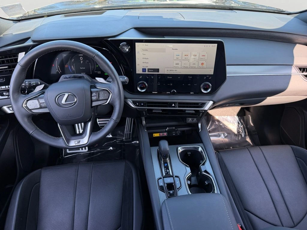 2024 Lexus RX Hybrid 500h - Photo 13