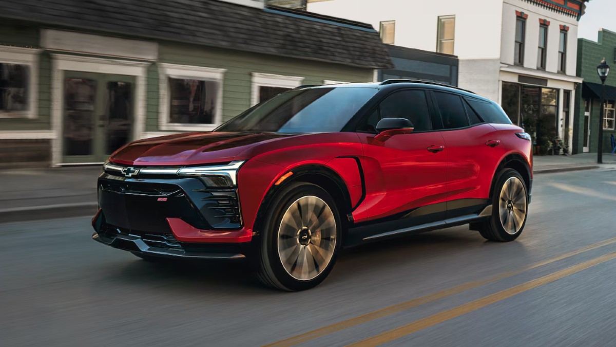 2026 Chevy Blazer EV Exterior Driver Side Front Profile