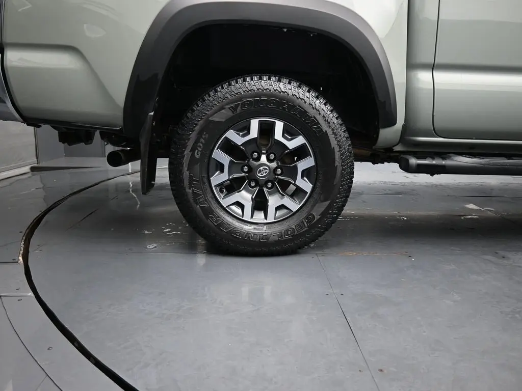 2022 Toyota Tacoma TRD Off-Road V6 photo 9