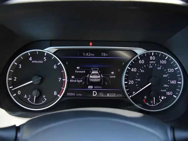 2024 Nissan Sentra SR Premium photo 16