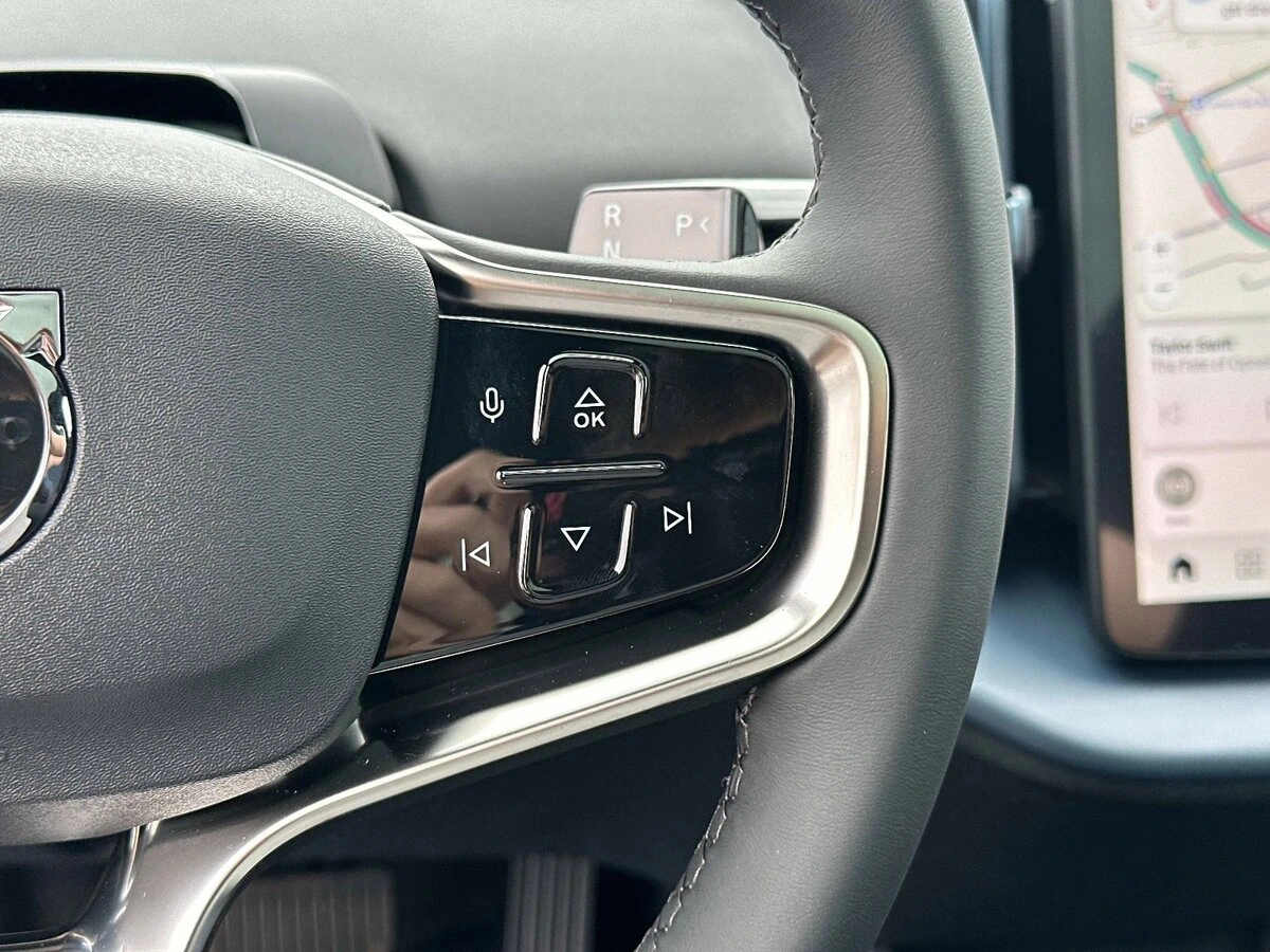 2026 Volvo - image 22