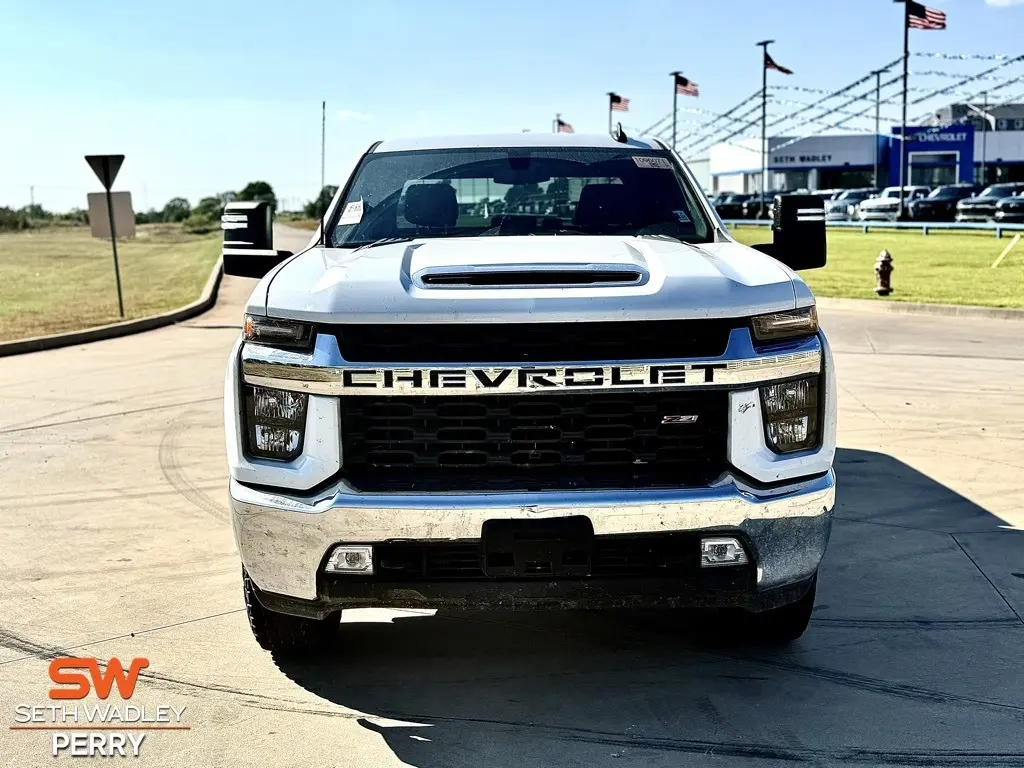 2023 Chevrolet Silverado 2500HD LT photo 2