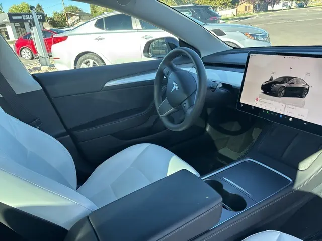 2023 Tesla Model 3 Long Range photo 12