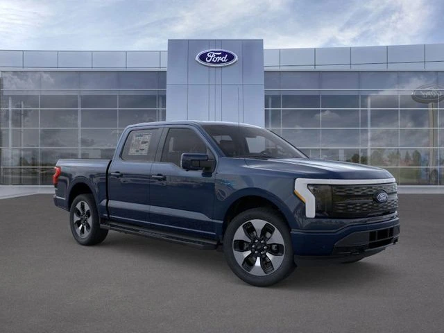 2025 Ford F-150 Lightning Platinum's photo