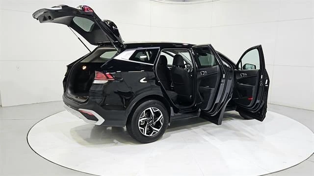 2025 Kia Sportage LX - Photo 13