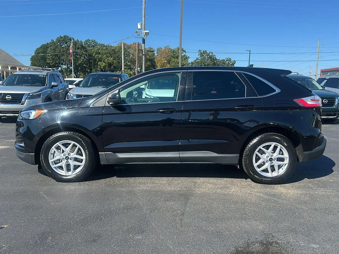 2023 Ford Edge SEL photo 3