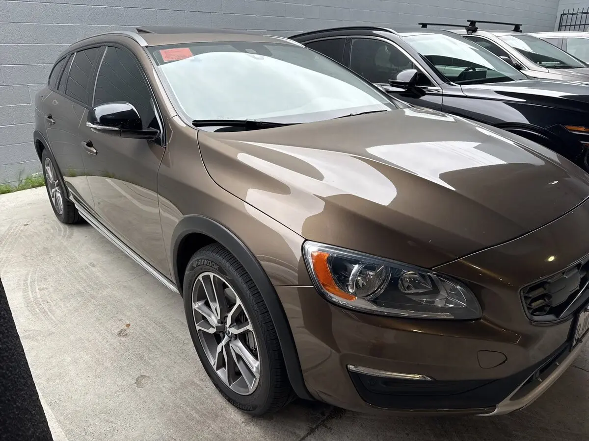 2018 Volvo V60 Base