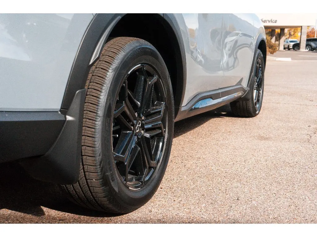 2026 Infiniti QX60 Luxe photo 4