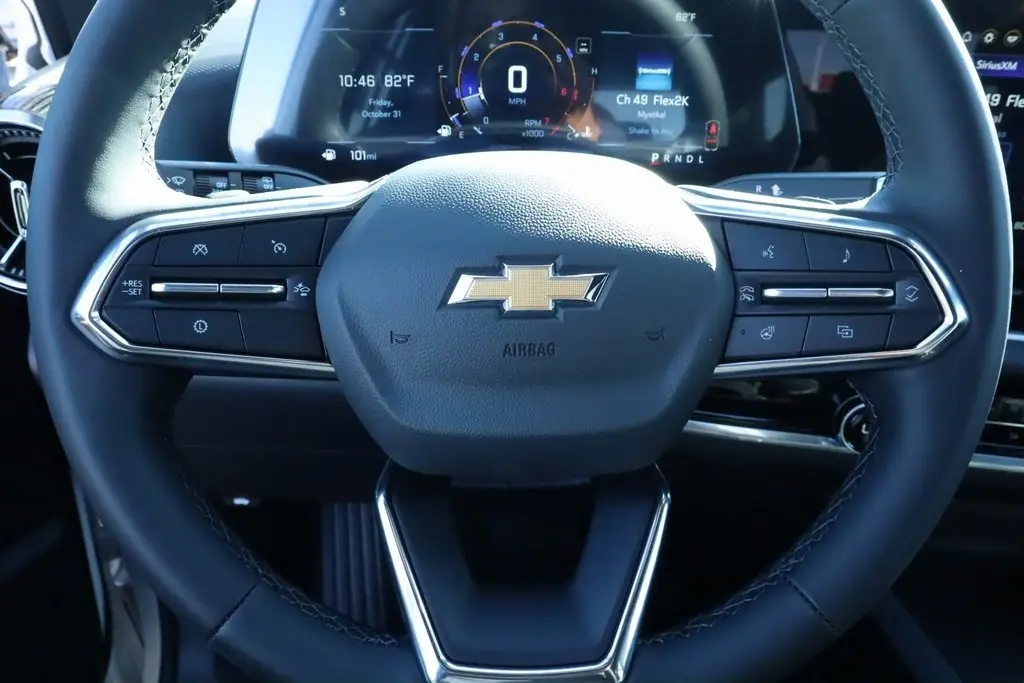 2026 Chevrolet Equinox LT photo 3