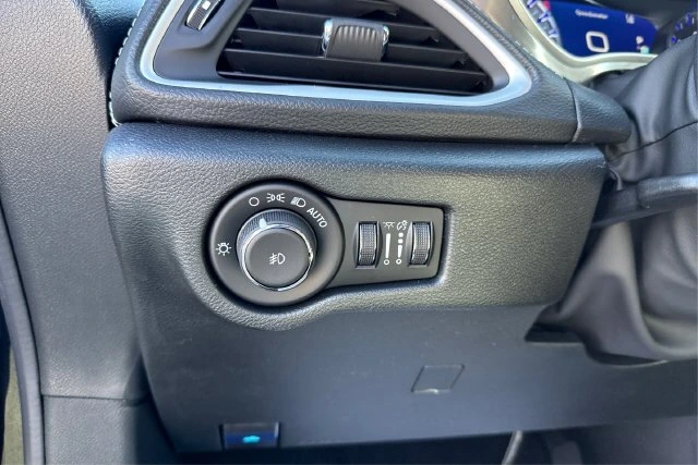 2026 Chrysler Pacifica Select - Photo 17