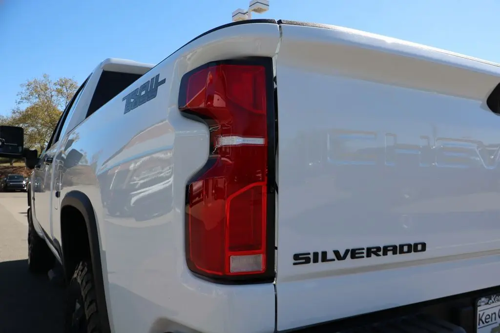 2026 Chevrolet Silverado LT photo 30