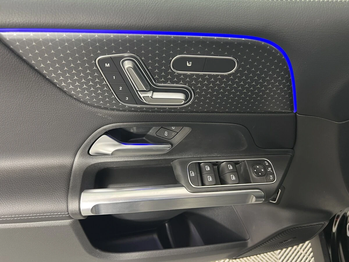2025 Mercedes-Benz GLB Base - Photo 17