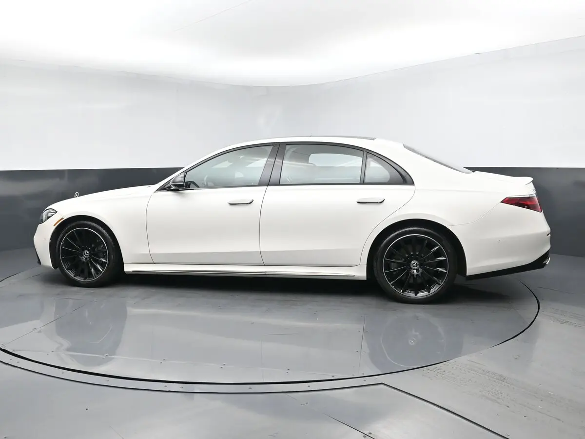 2023 Mercedes Benz S 580 4MATIC photo 4