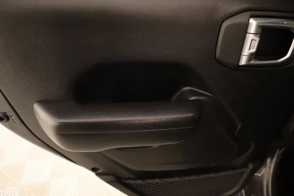2022 Jeep Gladiator Altitude photo 15
