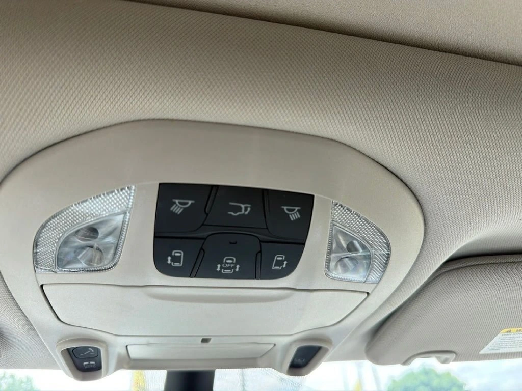 2024 Chrysler Pacifica Limited - Photo 30