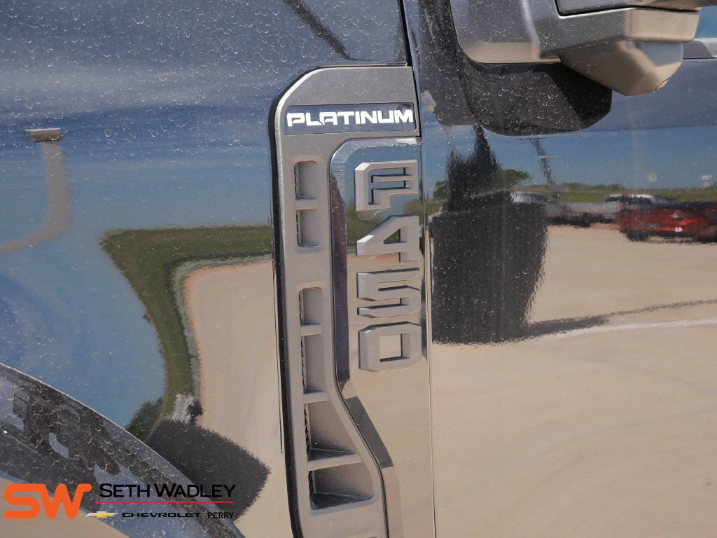 2026 Ford F-450 Super Duty Platinum - Photo 11