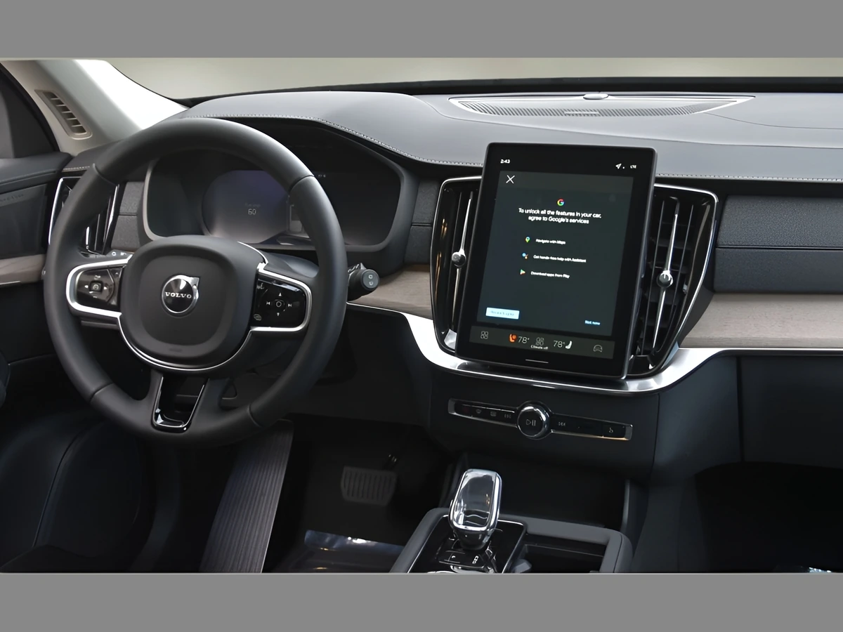 2026 Volvo XC90 Plus - Photo 14