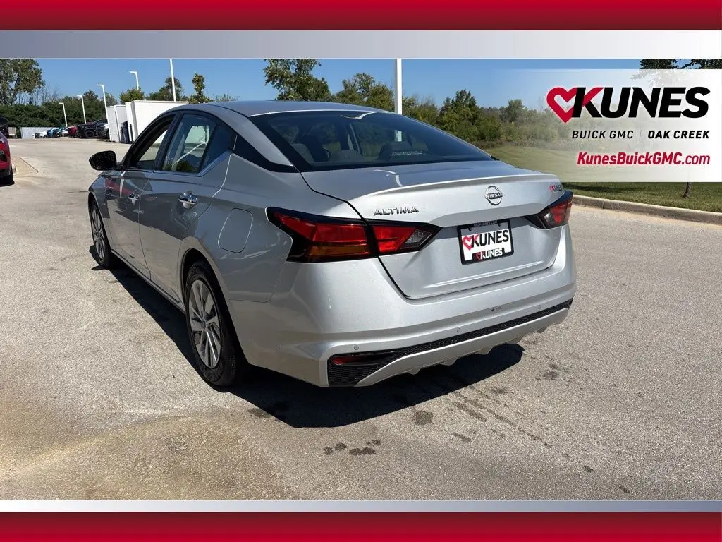 2023 Nissan Altima 2.5 S photo 5