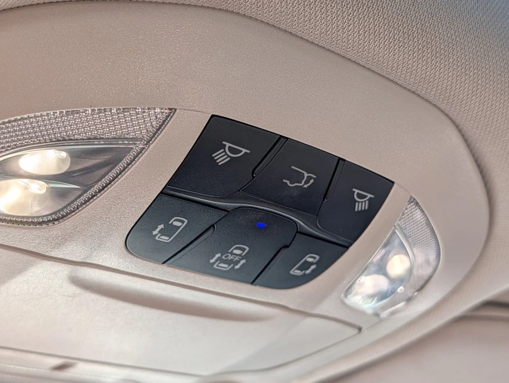 2023 Chrysler Pacifica Hybrid Limited - Photo 27