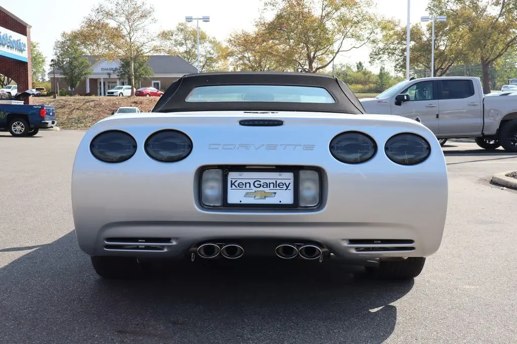 2002 Chevrolet Corvette Base photo 27