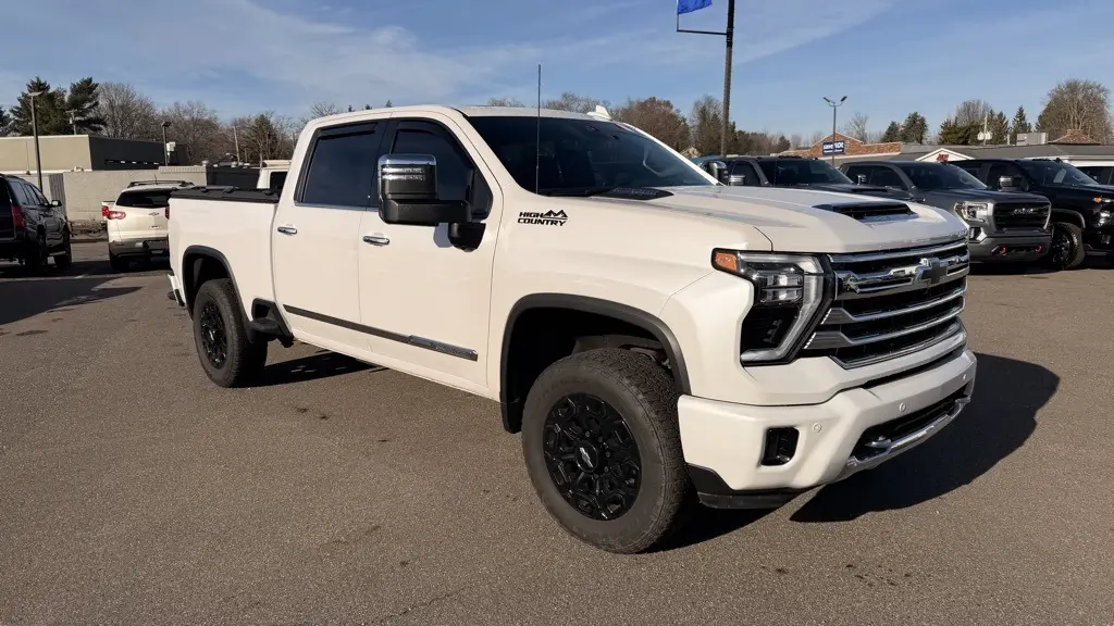 2024 Chevrolet Silverado 2500HD High Country photo 2